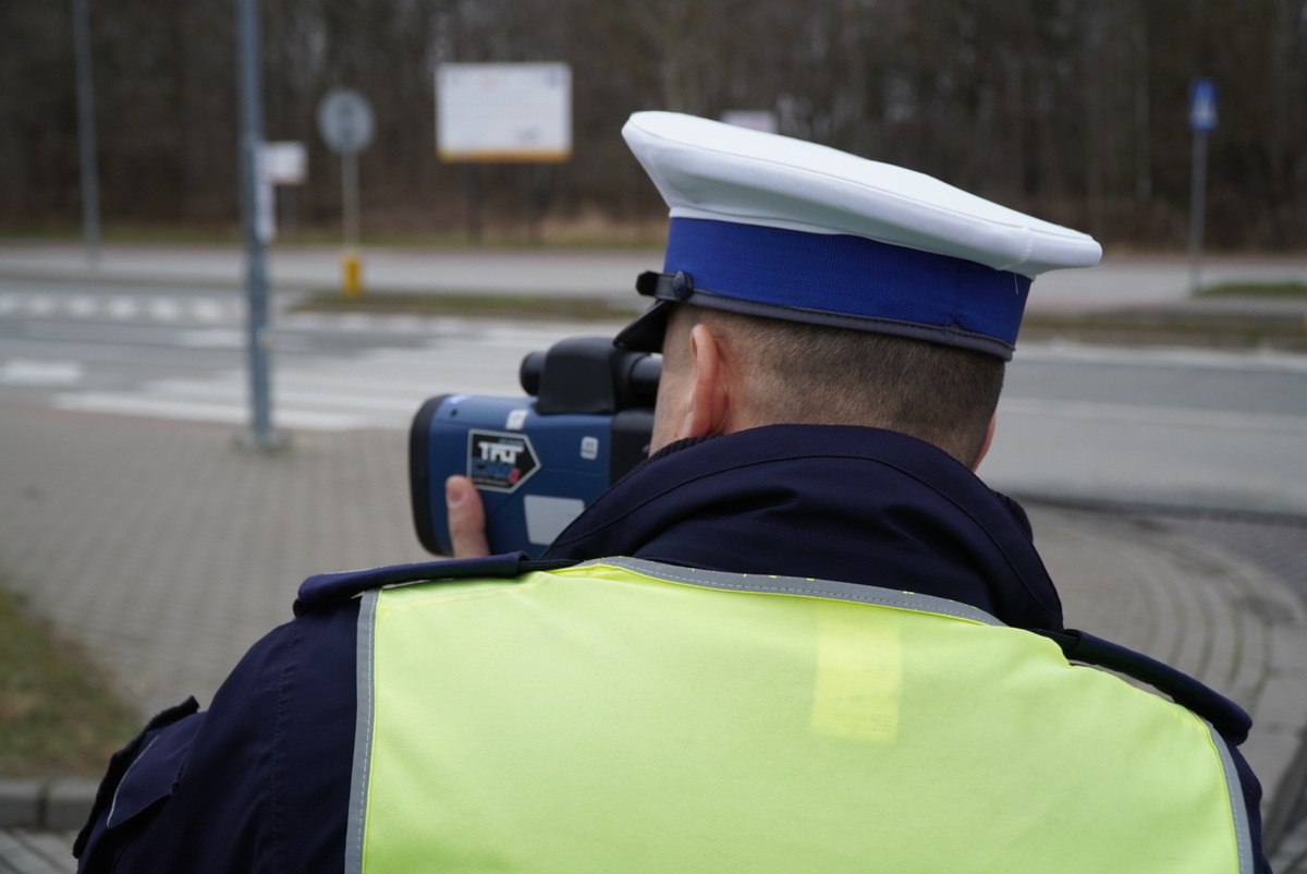 Policjanci skontrolowali 81 pojazdów w powiecie ełckim podczas ogólnopolskich działań „Prędkość”
